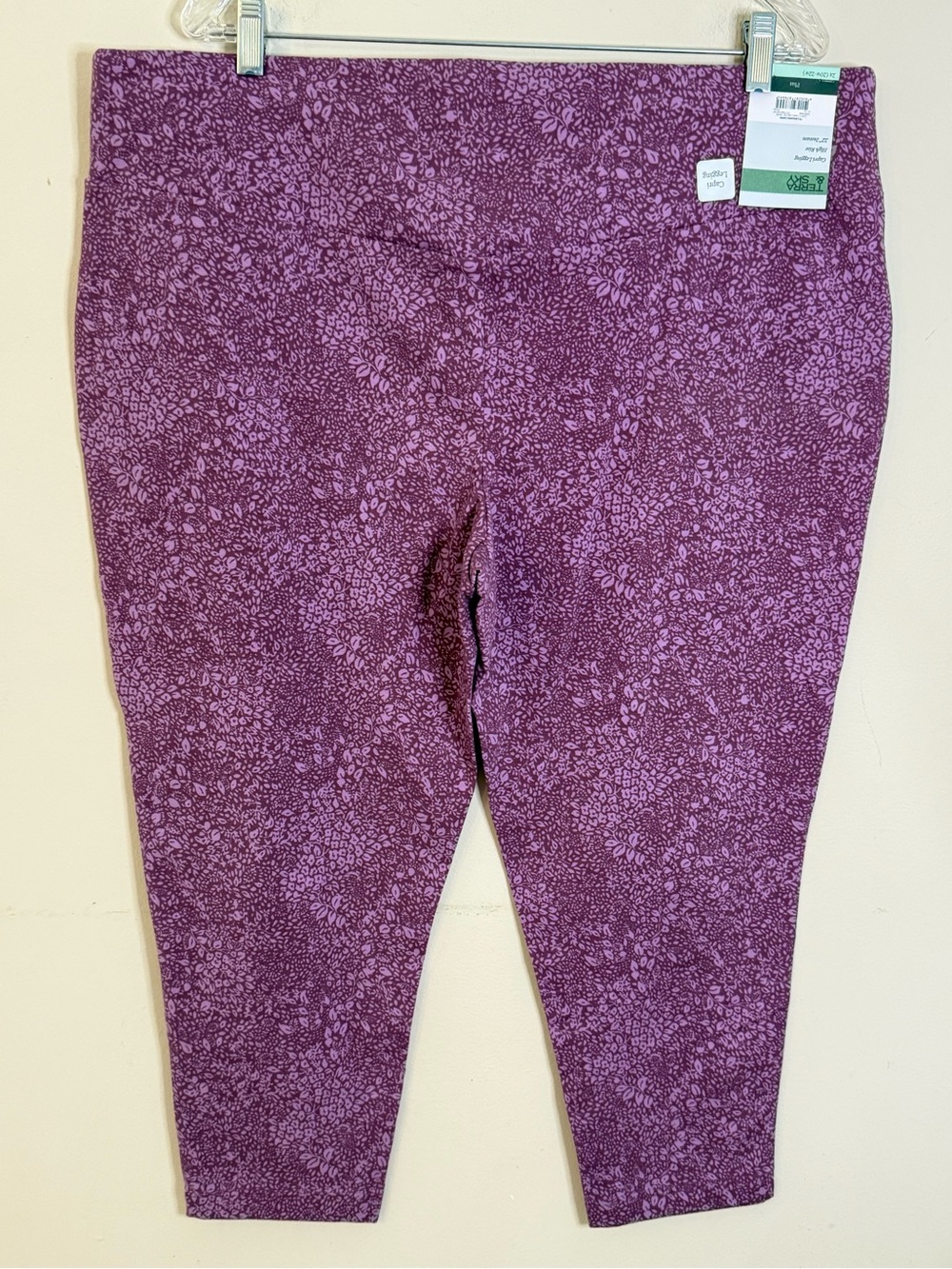 Terra & Sky Capri Leggings High Rise 22” Inseam purple floral Plus 22W